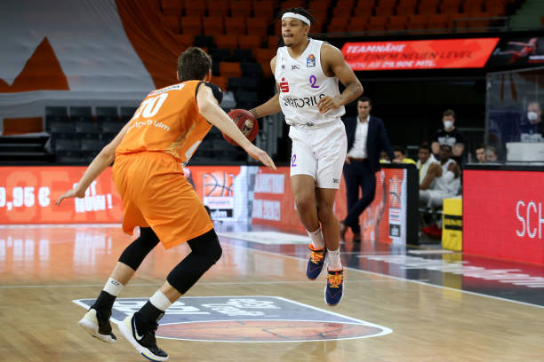 再次向世人 再次向世人