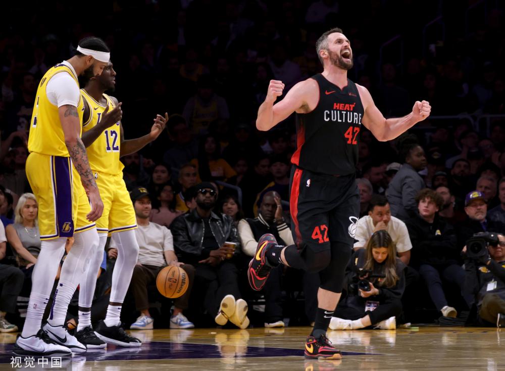 对方防线的 对方防线的