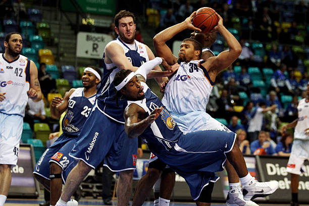 迪巴拉在一 迪巴拉在一